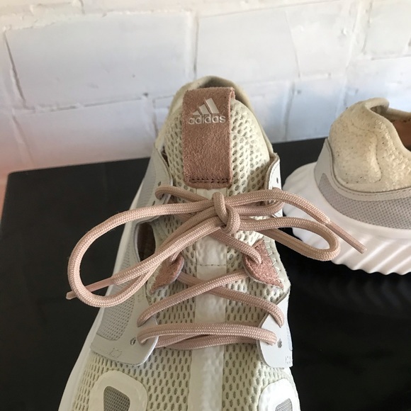 Shoes - Picture 2 of 6